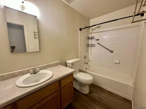 Bath - 11480 E 26 Ln, Yuma, AZ 85367 photo 2 of 2
