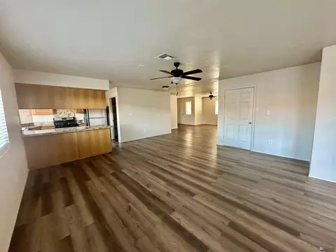 Living - 11480 E 26 Ln, Yuma, AZ 85367 photo 7 of 9