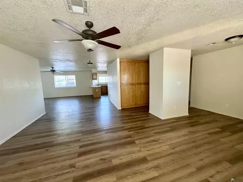 Living - 11480 E 26 Ln, Yuma, AZ 85367 photo 4 of 9