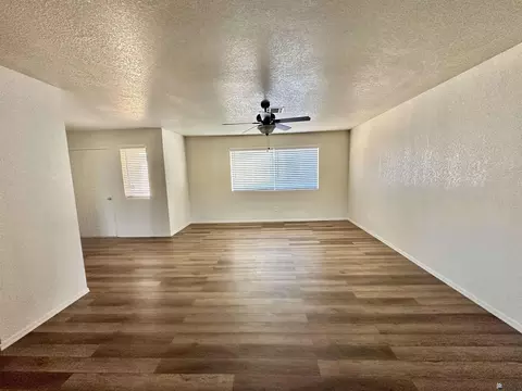 Living - 11480 E 26 Ln, Yuma, AZ 85367 photo 2 of 9