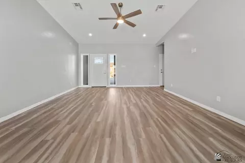Living - 10677 E 45 Ln, Yuma, AZ 85367 photo 2 of 2