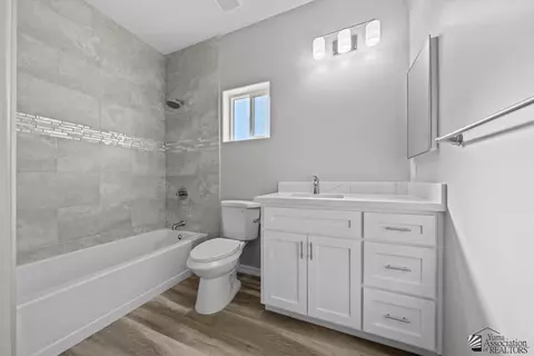 Bath - 10677 E 45 Ln, Yuma, AZ 85367 photo 2 of 3