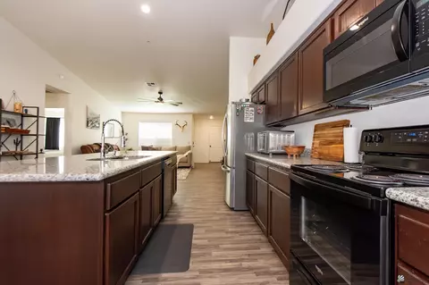 Kitchen - 7404 E 36 Pl, Yuma, AZ 85365 photo 6 of 8