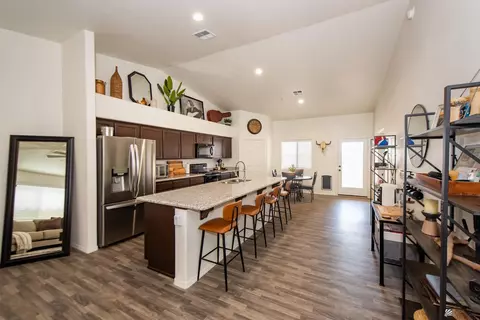 Kitchen - 7404 E 36 Pl, Yuma, AZ 85365 photo 3 of 8
