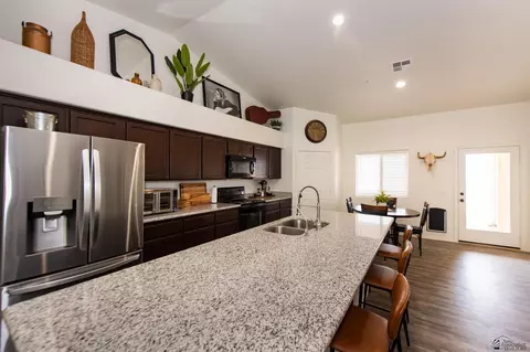 Kitchen - 7404 E 36 Pl, Yuma, AZ 85365 photo 7 of 8