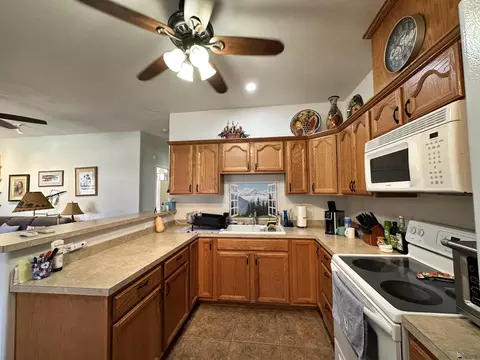 Kitchen - 14573 E 51 Dr, Yuma, AZ 85367 photo 2 of 5