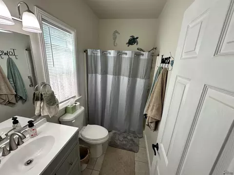 Bath - 14573 E 51 Dr, Yuma, AZ 85367 photo 2 of 2
