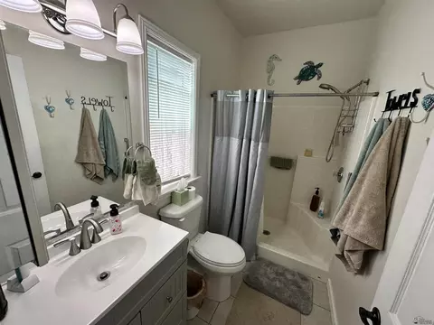 Bath - 14573 E 51 Dr, Yuma, AZ 85367 photo 1 of 2