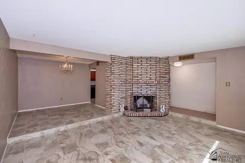 Living - 2250 E 24 Pl, Yuma, AZ 85365 photo 2 of 6