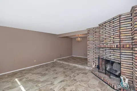 Living - 2250 E 24 Pl, Yuma, AZ 85365 photo 3 of 6