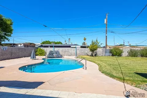 Exterior - 2250 E 24 Pl, Yuma, AZ 85365 photo 7 of 10