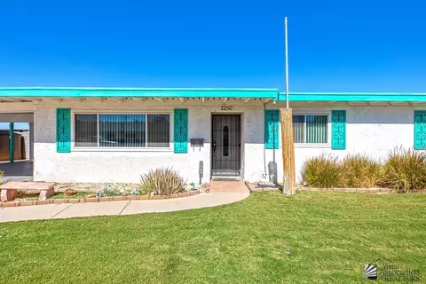 Exterior - 2250 E 24 Pl, Yuma, AZ 85365 photo 2 of 10