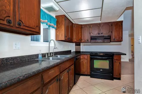 Kitchen - 2250 E 24 Pl, Yuma, AZ 85365 photo 1 of 3