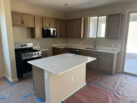 7598 E 35 St, Yuma, AZ 85365 photo 2