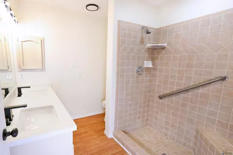 Bath - 10413 E 38 Pl, Yuma, AZ 85365 photo 1 of 3