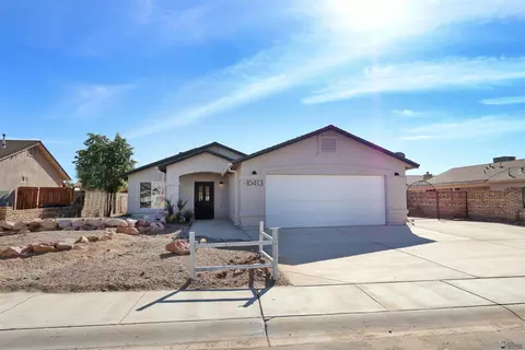 Exterior - 10413 E 38 Pl, Yuma, AZ 85365 photo 6 of 7