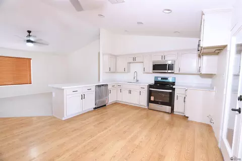 Kitchen - 10413 E 38 Pl, Yuma, AZ 85365 photo 2 of 2