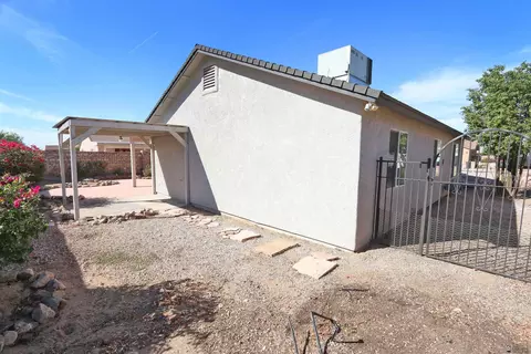 Exterior - 10413 E 38 Pl, Yuma, AZ 85365 photo 4 of 7