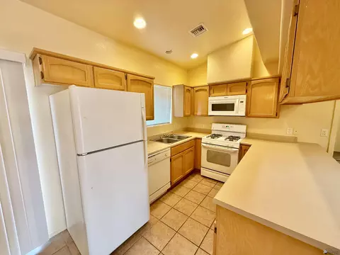 Kitchen - 10704 E 34 St, Yuma, AZ 85365 photo 1 of 1
