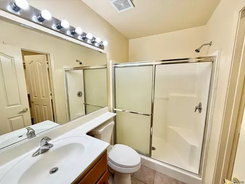 Bath - 10704 E 34 St, Yuma, AZ 85365 photo 1 of 5