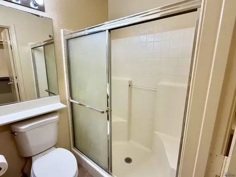 Bath - 10704 E 34 St, Yuma, AZ 85365 photo 2 of 5