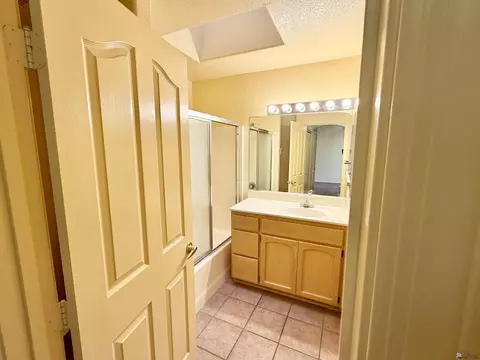 Bath - 10704 E 34 St, Yuma, AZ 85365 photo 3 of 5