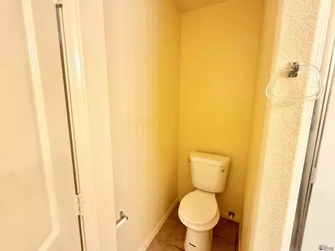Bath - 10704 E 34 St, Yuma, AZ 85365 photo 5 of 5