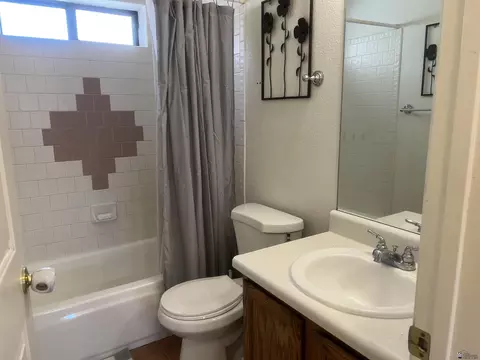 Bath - 12170 E Paseo Verano, Yuma, AZ 85367 photo 1 of 5