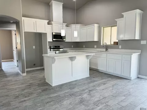 Kitchen - 10726 E 46 Ln, Yuma, AZ 85367 photo 3 of 3