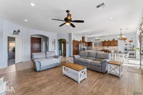 Living - 7811 E 38 St, Yuma, AZ 85365 photo 1 of 2