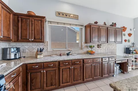 Kitchen - 7811 E 38 St, Yuma, AZ 85365 photo 4 of 4