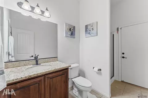 Bath - 7811 E 38 St, Yuma, AZ 85365 photo 2 of 5