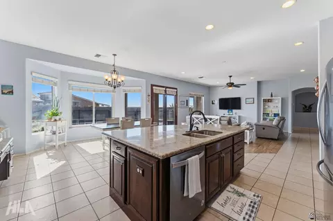 Kitchen - 7811 E 38 St, Yuma, AZ 85365 photo 2 of 4