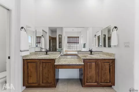 Bath - 7811 E 38 St, Yuma, AZ 85365 photo 3 of 5