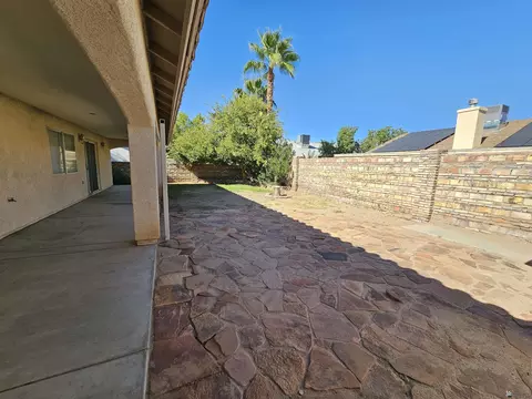 Exterior - 10202 E 37 Pl, Yuma, AZ 85365 photo 3 of 4