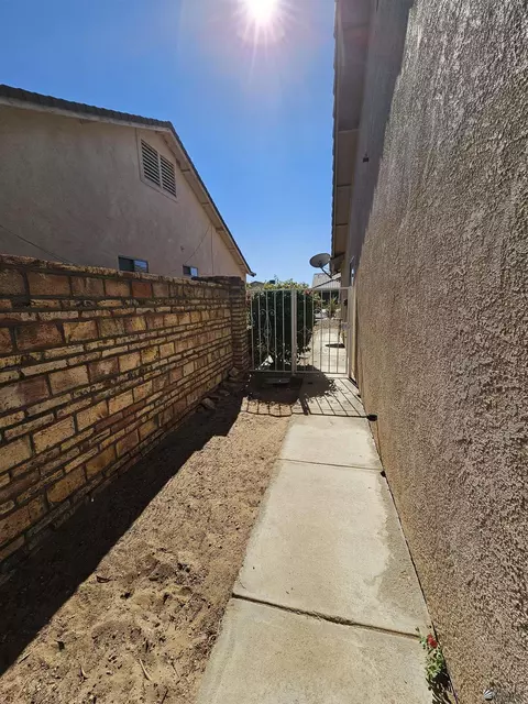 Exterior - 10202 E 37 Pl, Yuma, AZ 85365 photo 4 of 4