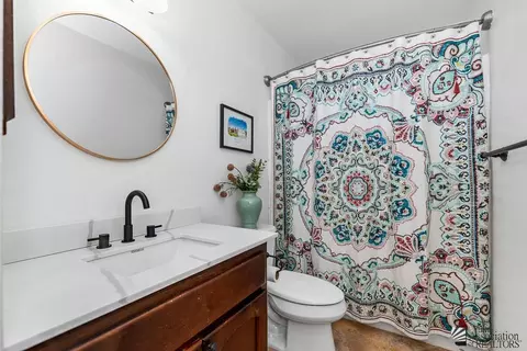 Bath - 5826 E 39 St, Yuma, AZ 85365 photo 1 of 5