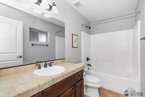 Bath - 5826 E 39 St, Yuma, AZ 85365 photo 3 of 5