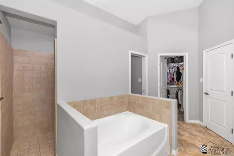 Bath - 5826 E 39 St, Yuma, AZ 85365 photo 5 of 5
