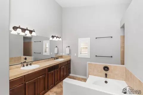 Bath - 5826 E 39 St, Yuma, AZ 85365 photo 4 of 5