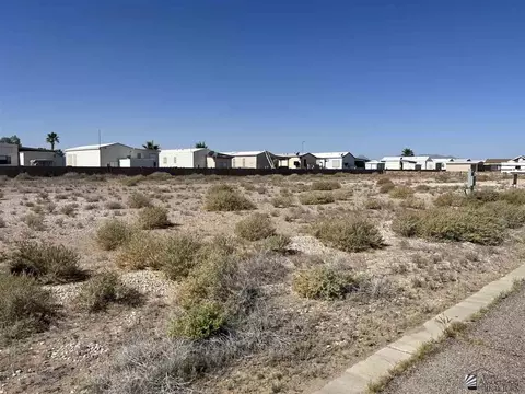30401 Quail Trl, Wellton, AZ 85356