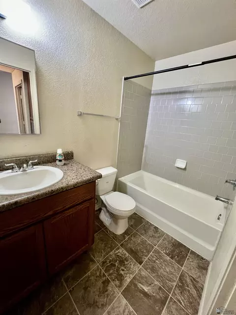 Bath - 9224 E 30 Pl, Yuma, AZ 85365 photo 2 of 2