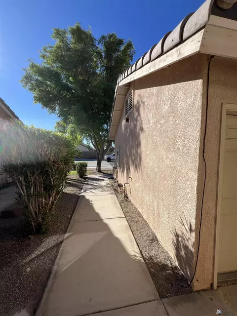 Exterior - 9224 E 30 Pl, Yuma, AZ 85365 photo 5 of 6