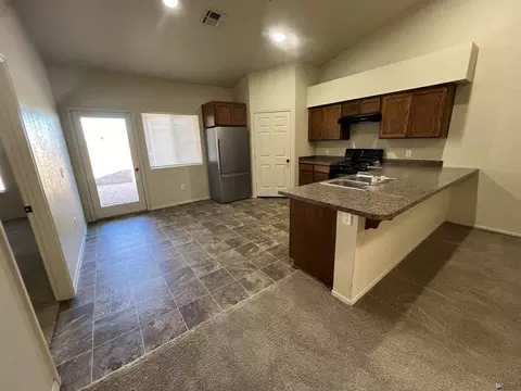 Kitchen - 9224 E 30 Pl, Yuma, AZ 85365 photo 2 of 3