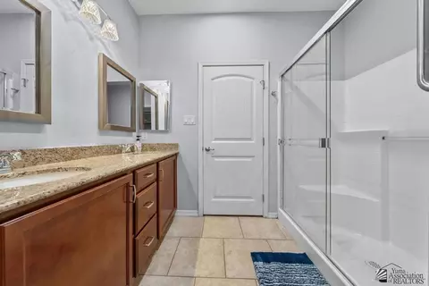 Bath - 6128 E Solstice St, Yuma, AZ 85365 photo 2 of 2