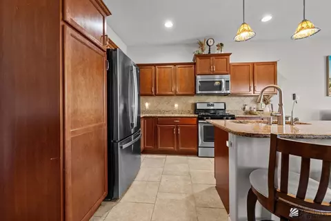 Kitchen - 6128 E Solstice St, Yuma, AZ 85365 photo 3 of 3