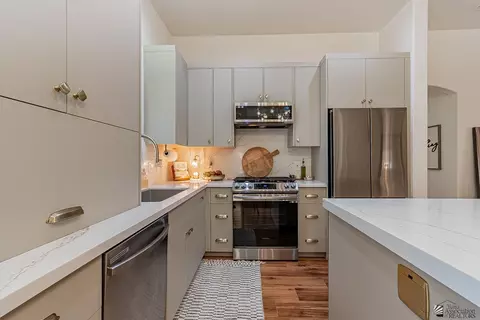 Kitchen - 11136 E 24 Pl, Yuma, AZ 85367 photo 3 of 4