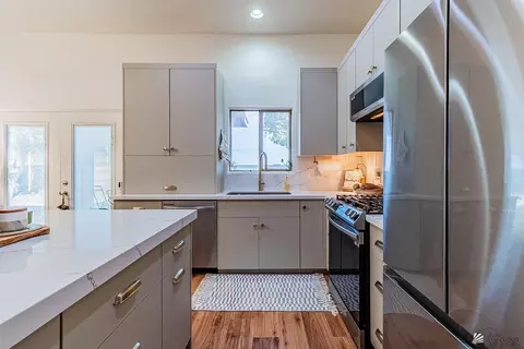 Kitchen - 11136 E 24 Pl, Yuma, AZ 85367 photo 4 of 4
