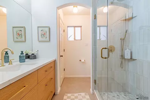 Bath - 11136 E 24 Pl, Yuma, AZ 85367 photo 1 of 5
