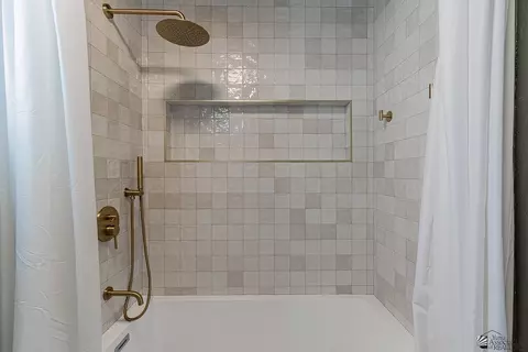 Bath - 11136 E 24 Pl, Yuma, AZ 85367 photo 5 of 5